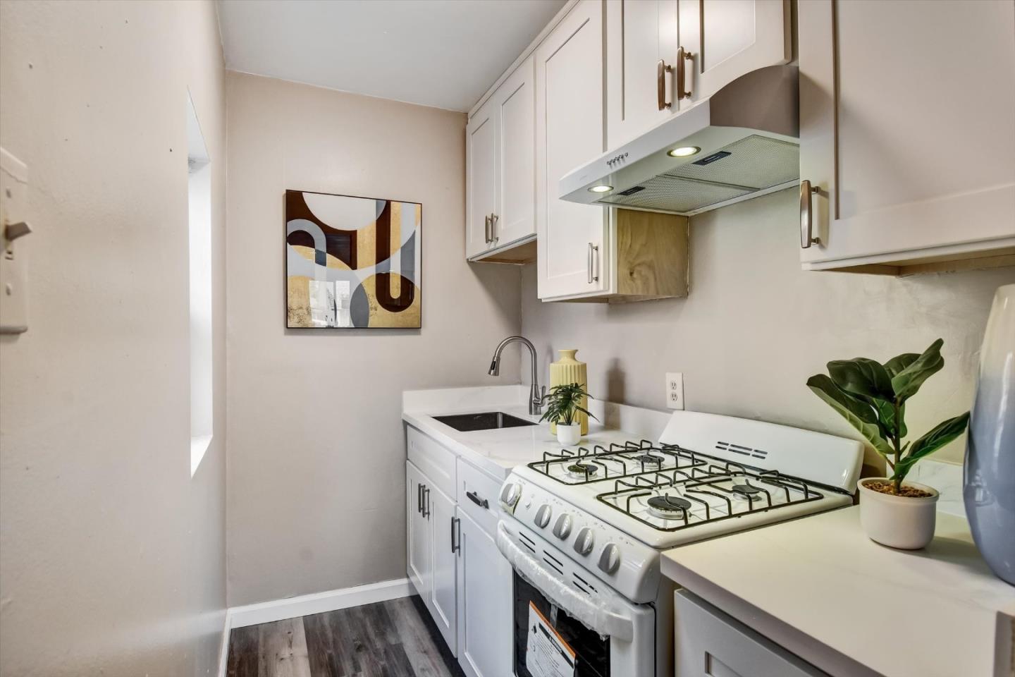 Detail Gallery Image 22 of 29 For 324 Holloway Ave, San Francisco,  CA 94112 - 2 Beds | 1 Baths