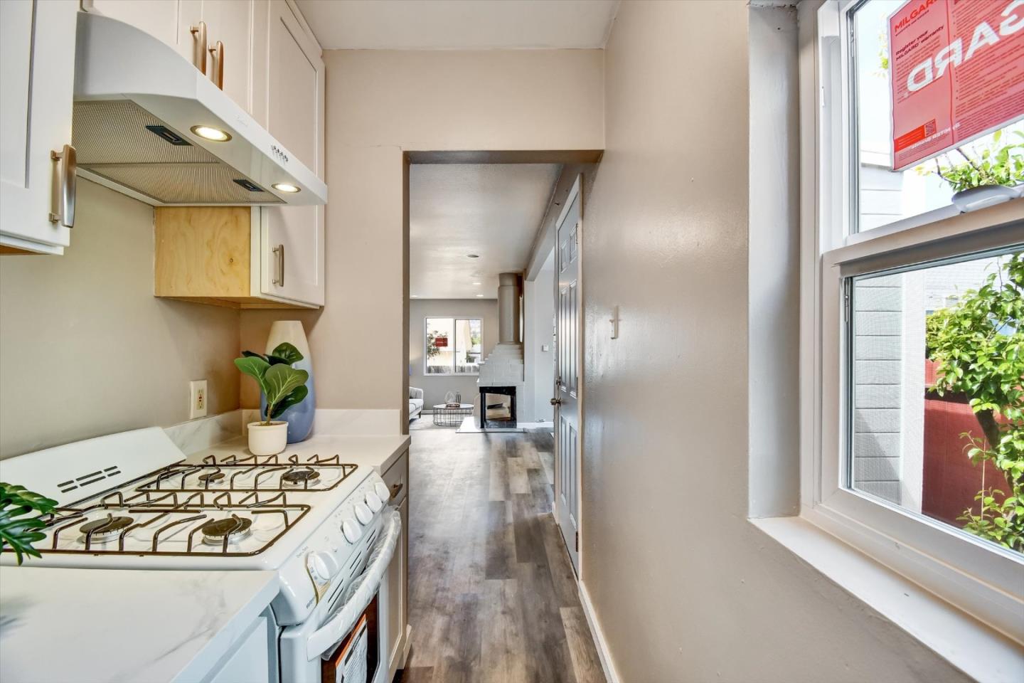 Detail Gallery Image 23 of 29 For 324 Holloway Ave, San Francisco,  CA 94112 - 2 Beds | 1 Baths