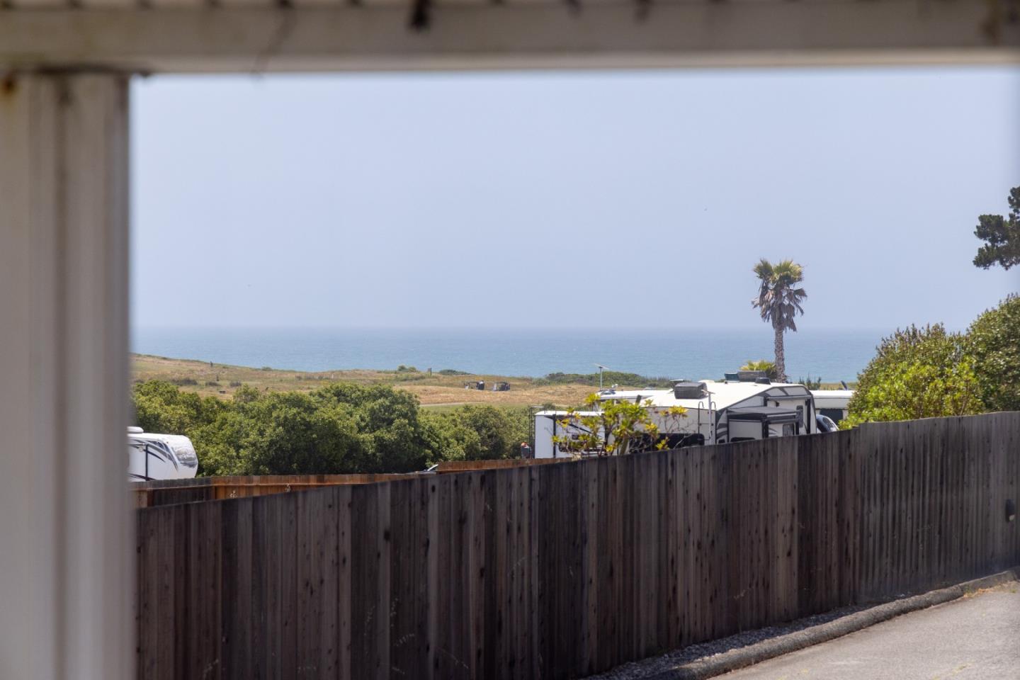 Detail Gallery Image 2 of 15 For 120 Oceanview Ave #120,  Half Moon Bay,  CA 94019 - 2 Beds | 2 Baths