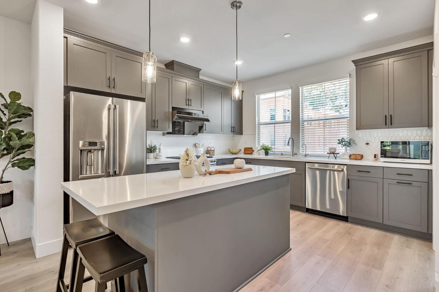 Detail Gallery Image 12 of 57 For 1040 Darwin Ter #4,  Sunnyvale,  CA 94085 - 3 Beds | 3/1 Baths