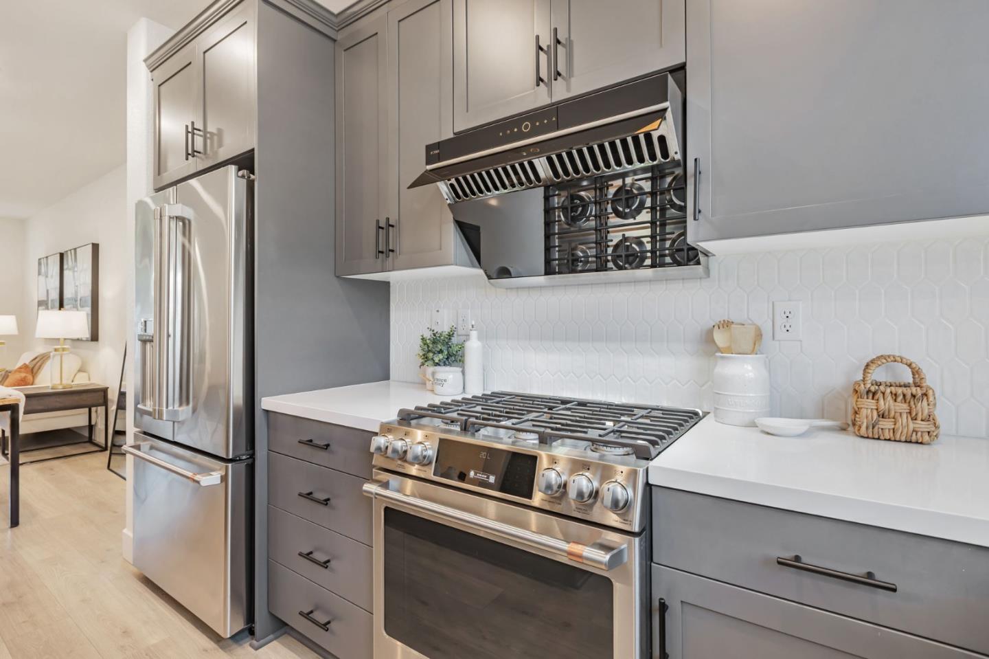 Detail Gallery Image 15 of 57 For 1040 Darwin Ter #4,  Sunnyvale,  CA 94085 - 3 Beds | 3/1 Baths