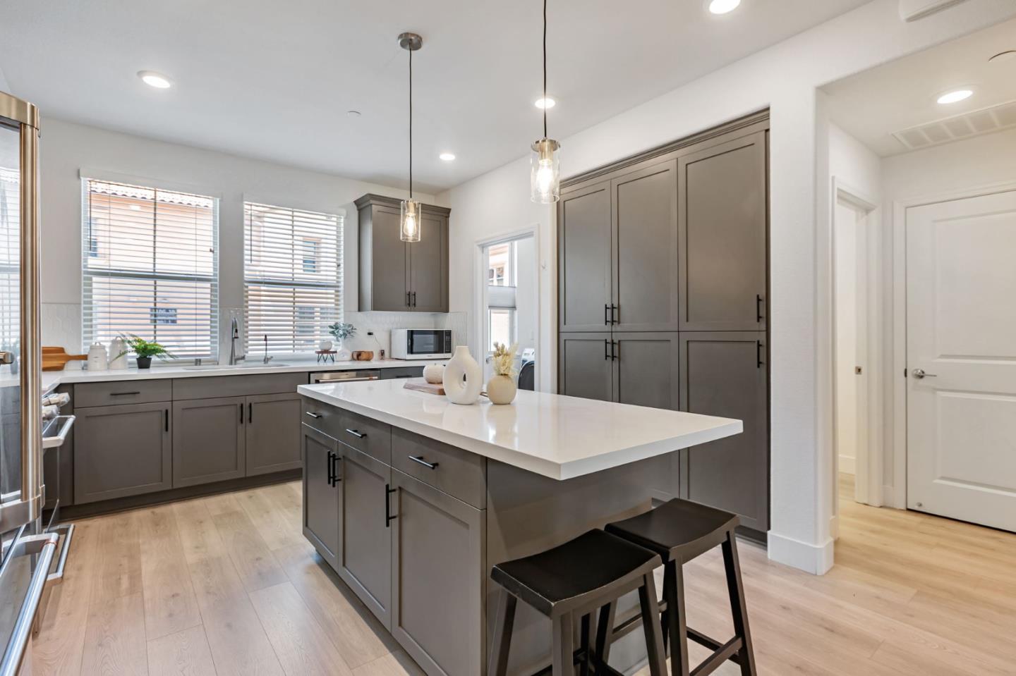 Detail Gallery Image 17 of 57 For 1040 Darwin Ter #4,  Sunnyvale,  CA 94085 - 3 Beds | 3/1 Baths