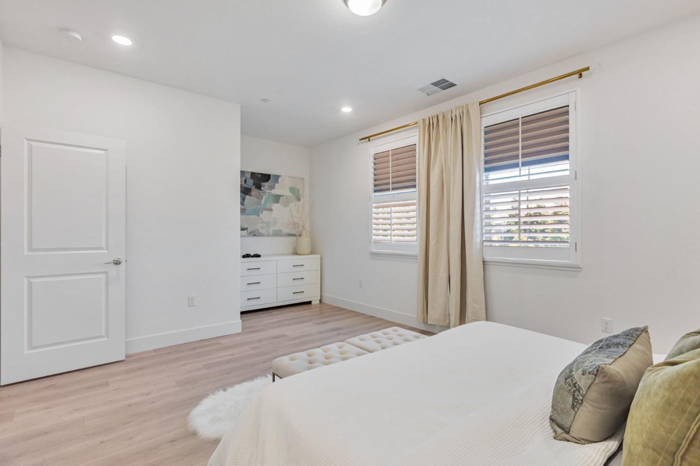 Detail Gallery Image 24 of 57 For 1040 Darwin Ter #4,  Sunnyvale,  CA 94085 - 3 Beds | 3/1 Baths