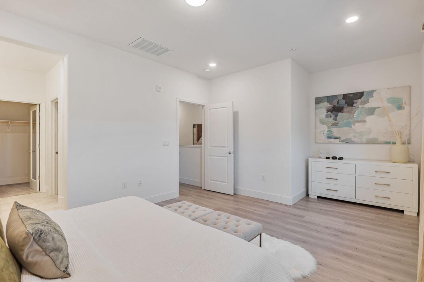 Detail Gallery Image 26 of 57 For 1040 Darwin Ter #4,  Sunnyvale,  CA 94085 - 3 Beds | 3/1 Baths
