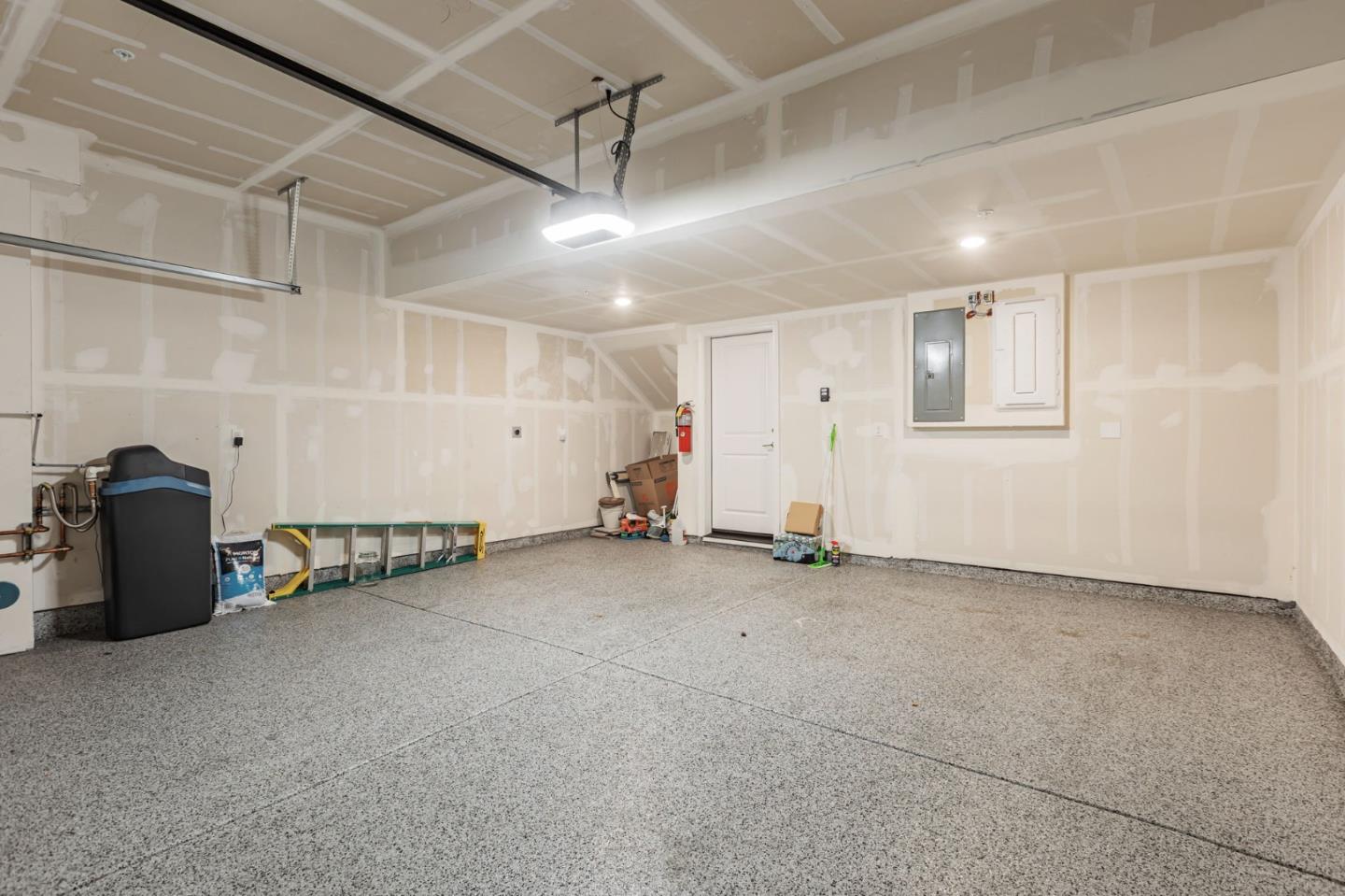 Detail Gallery Image 39 of 57 For 1040 Darwin Ter #4,  Sunnyvale,  CA 94085 - 3 Beds | 3/1 Baths