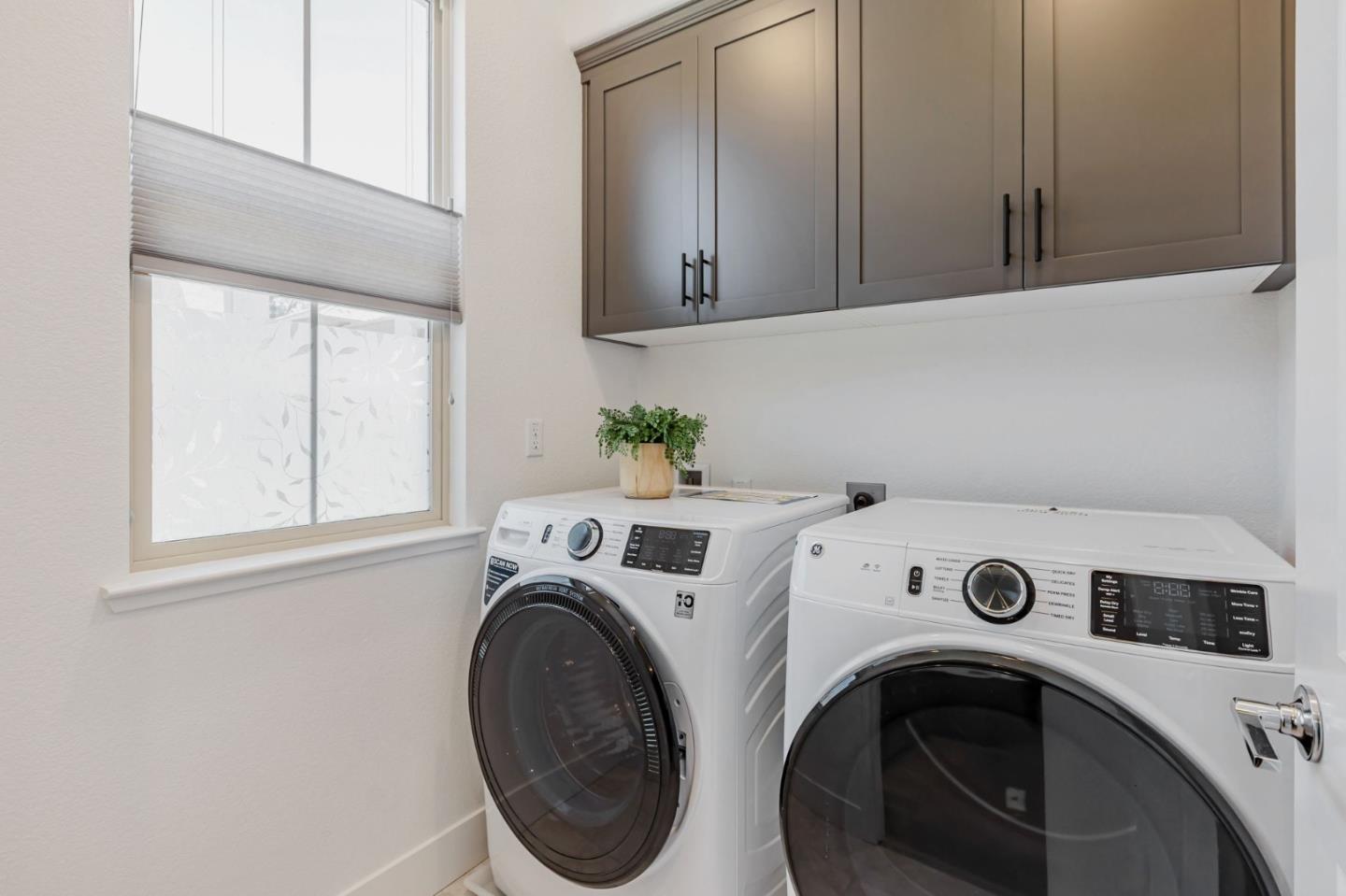 Detail Gallery Image 40 of 57 For 1040 Darwin Ter #4,  Sunnyvale,  CA 94085 - 3 Beds | 3/1 Baths