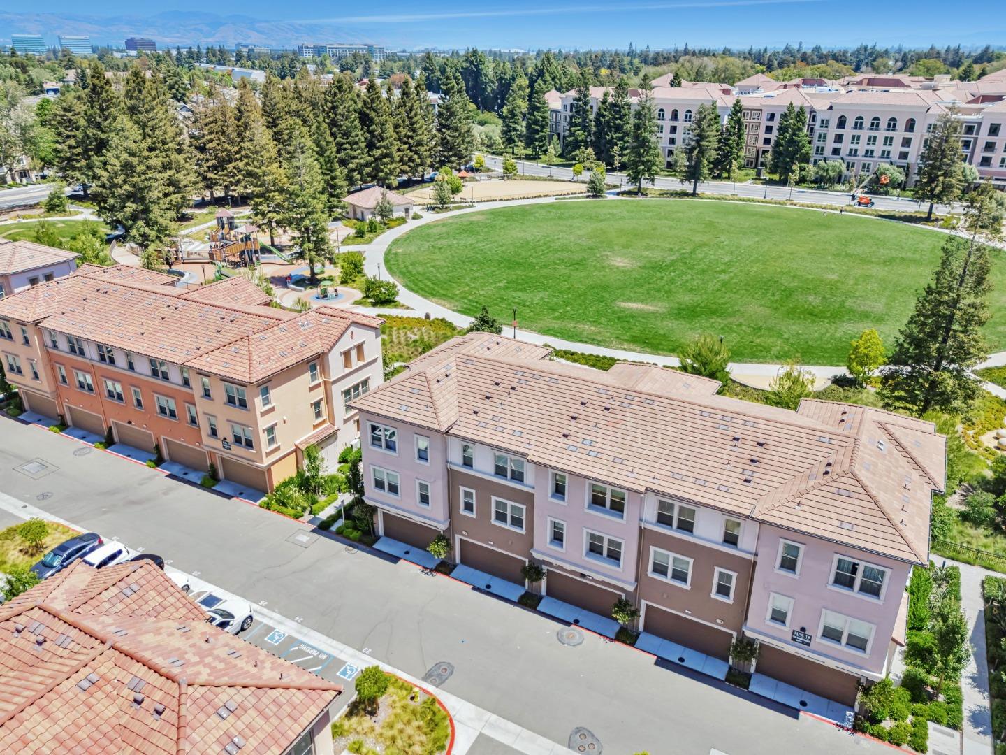 Detail Gallery Image 46 of 57 For 1040 Darwin Ter #4,  Sunnyvale,  CA 94085 - 3 Beds | 3/1 Baths