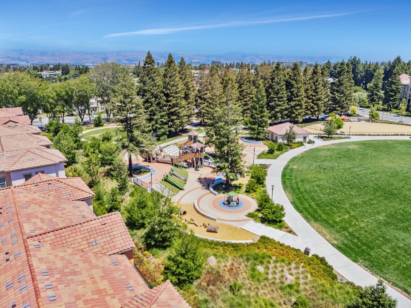 Detail Gallery Image 50 of 57 For 1040 Darwin Ter #4,  Sunnyvale,  CA 94085 - 3 Beds | 3/1 Baths