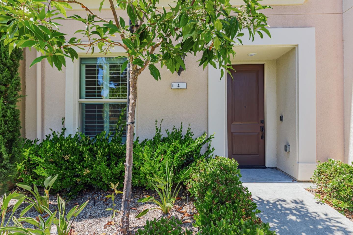 Detail Gallery Image 6 of 57 For 1040 Darwin Ter #4,  Sunnyvale,  CA 94085 - 3 Beds | 3/1 Baths