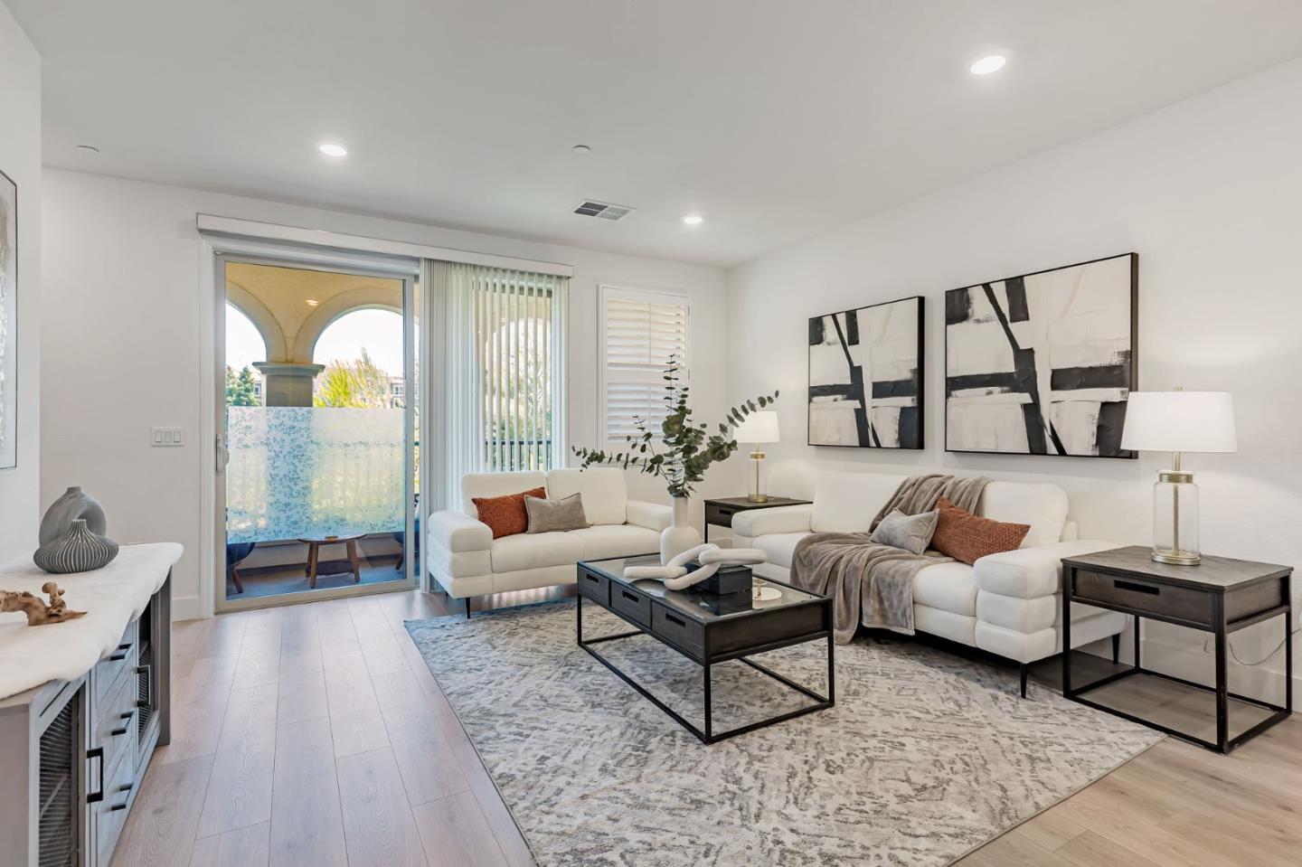 Detail Gallery Image 8 of 57 For 1040 Darwin Ter #4,  Sunnyvale,  CA 94085 - 3 Beds | 3/1 Baths