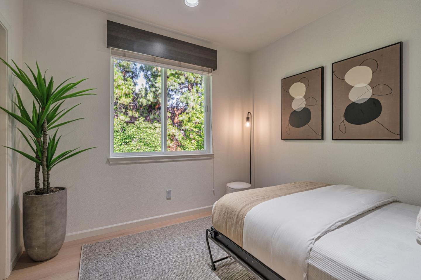 Detail Gallery Image 17 of 36 For 207 Peppermint Tree Ter #4,  Sunnyvale,  CA 94086 - 3 Beds | 3 Baths