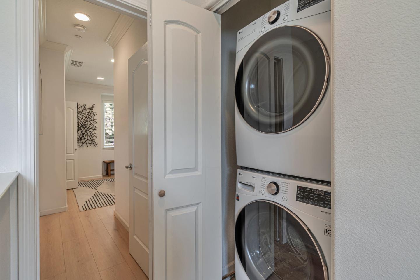 Detail Gallery Image 23 of 36 For 207 Peppermint Tree Ter #4,  Sunnyvale,  CA 94086 - 3 Beds | 3 Baths