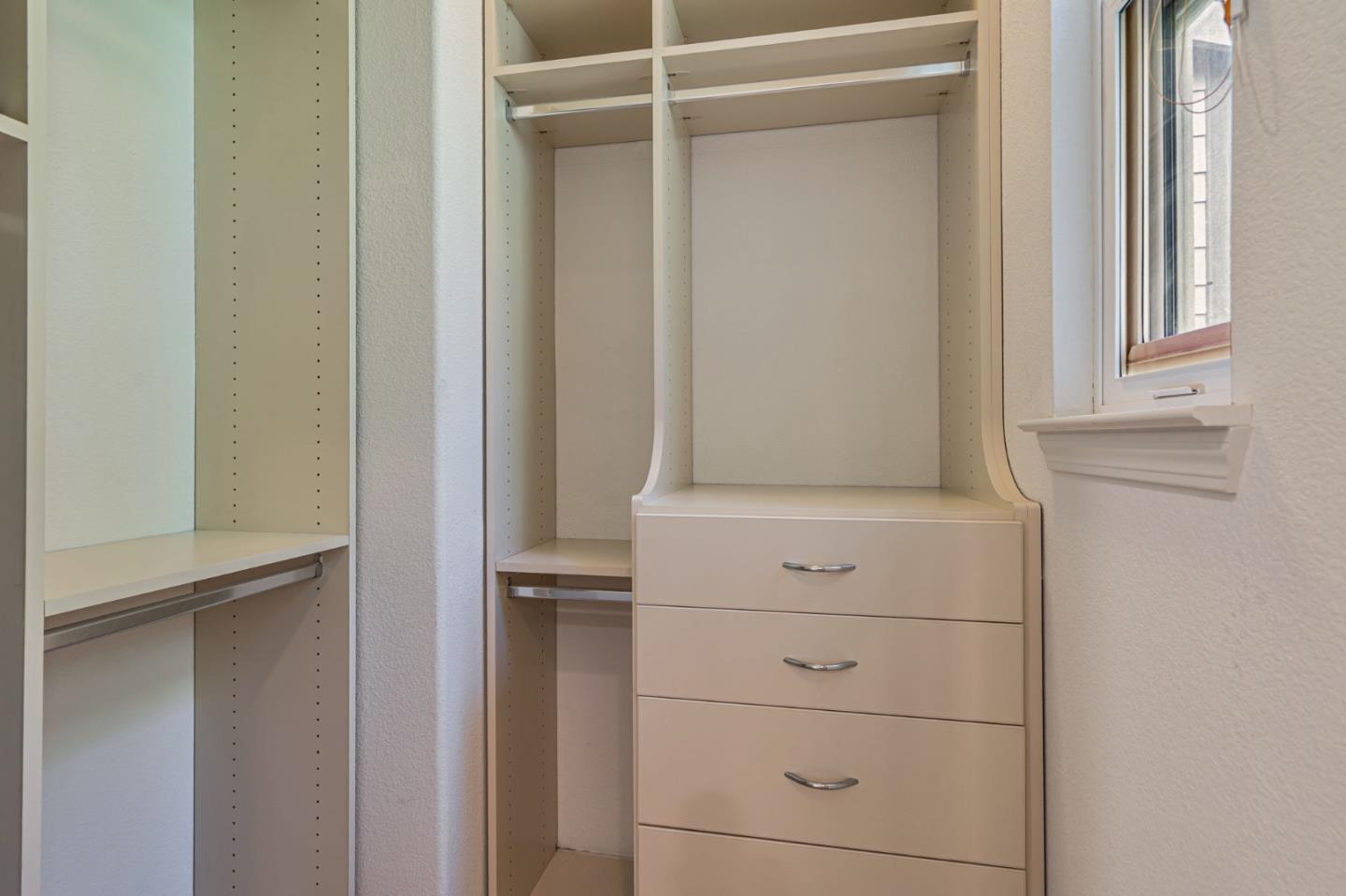 Detail Gallery Image 27 of 36 For 207 Peppermint Tree Ter #4,  Sunnyvale,  CA 94086 - 3 Beds | 3 Baths