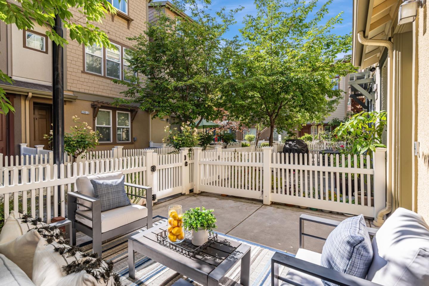 Detail Gallery Image 28 of 36 For 207 Peppermint Tree Ter #4,  Sunnyvale,  CA 94086 - 3 Beds | 3 Baths