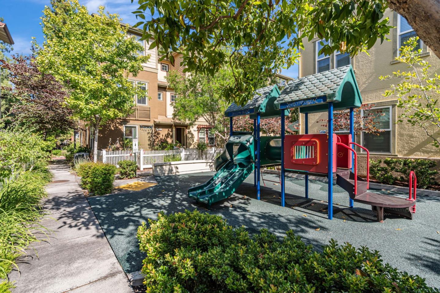 Detail Gallery Image 30 of 36 For 207 Peppermint Tree Ter #4,  Sunnyvale,  CA 94086 - 3 Beds | 3 Baths