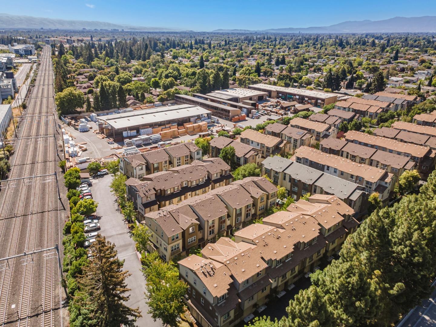 Detail Gallery Image 35 of 36 For 207 Peppermint Tree Ter #4,  Sunnyvale,  CA 94086 - 3 Beds | 3 Baths