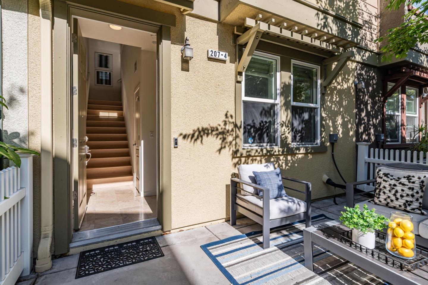 Detail Gallery Image 5 of 36 For 207 Peppermint Tree Ter #4,  Sunnyvale,  CA 94086 - 3 Beds | 3 Baths