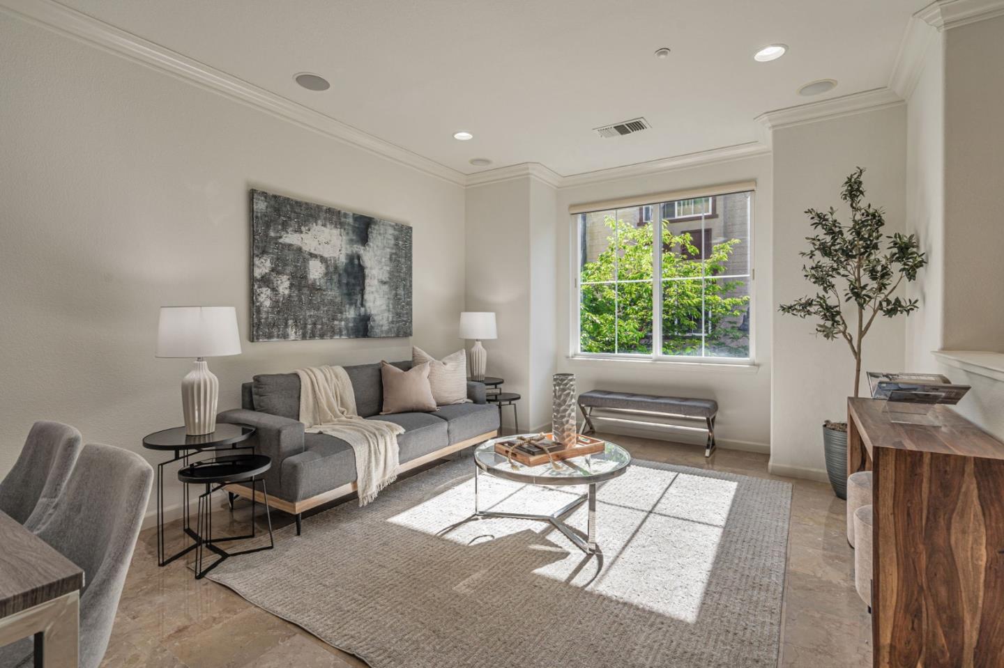 Detail Gallery Image 6 of 36 For 207 Peppermint Tree Ter #4,  Sunnyvale,  CA 94086 - 3 Beds | 3 Baths