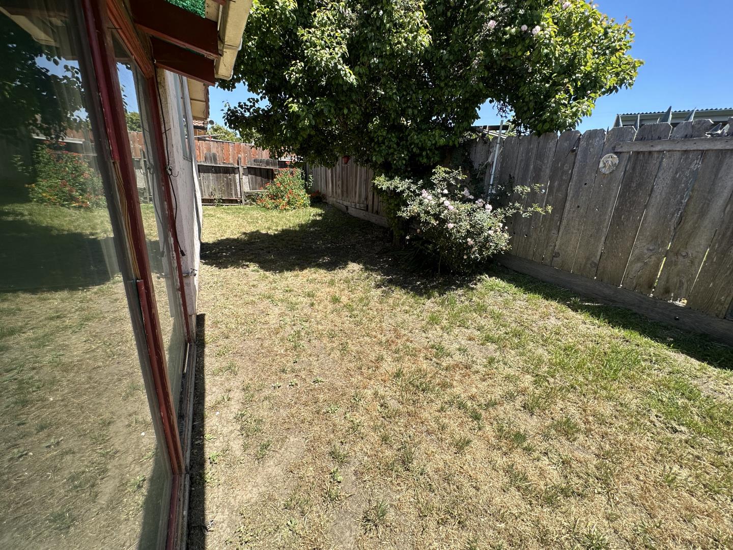 Detail Gallery Image 15 of 17 For 840 N Madeira Ave, Salinas,  CA 93905 - 3 Beds | 2 Baths