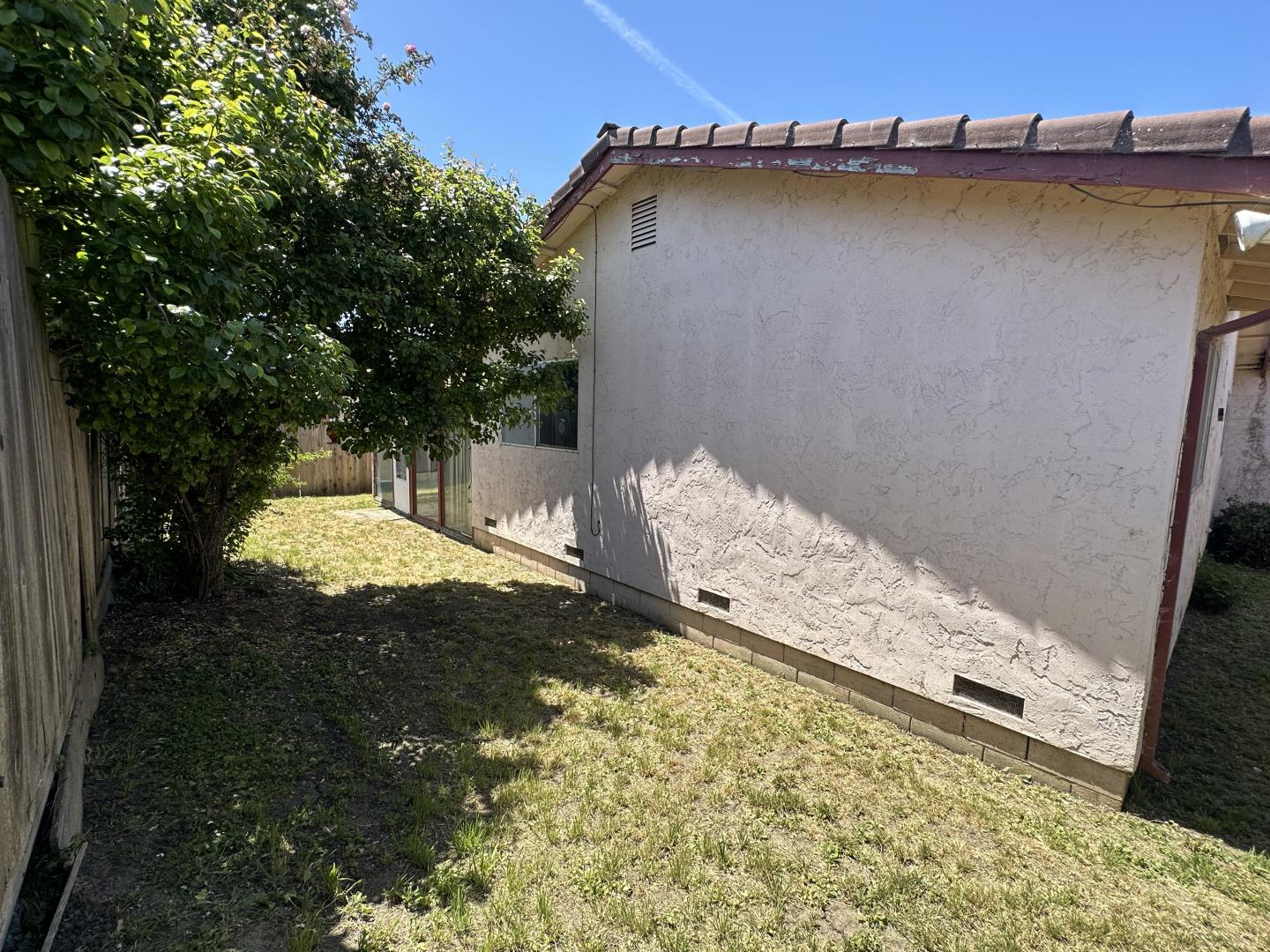 Detail Gallery Image 16 of 17 For 840 N Madeira Ave, Salinas,  CA 93905 - 3 Beds | 2 Baths