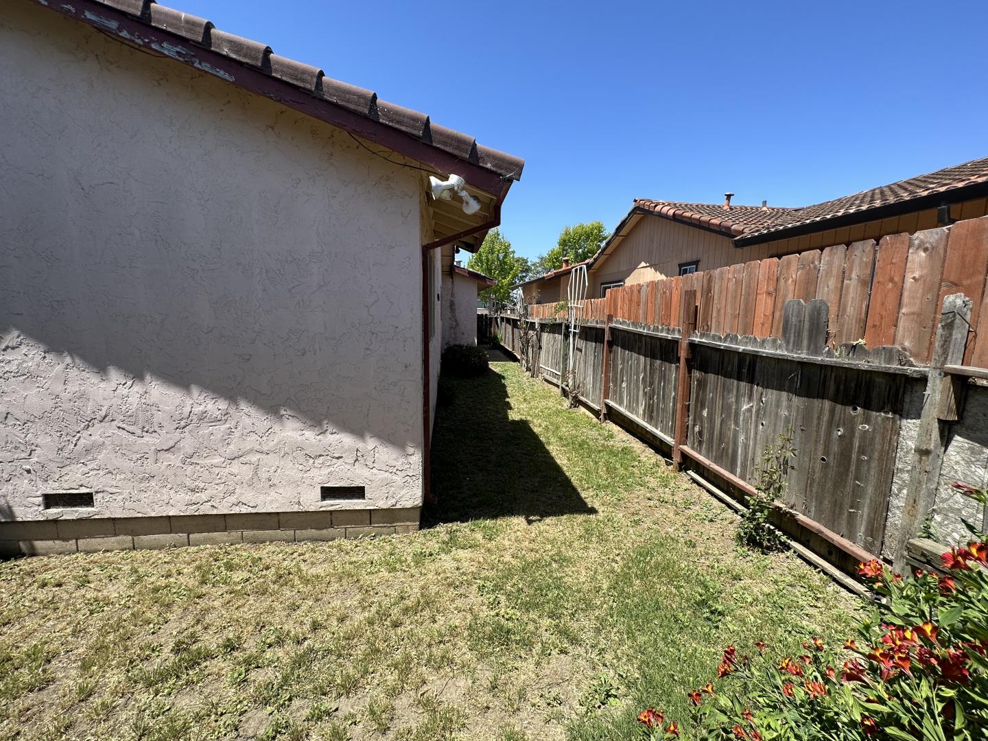Detail Gallery Image 17 of 17 For 840 N Madeira Ave, Salinas,  CA 93905 - 3 Beds | 2 Baths