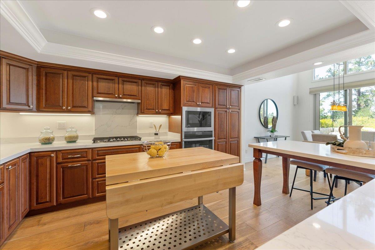 Detail Gallery Image 9 of 40 For 115 El Pinar, Los Gatos,  CA 95032 - 2 Beds | 2 Baths