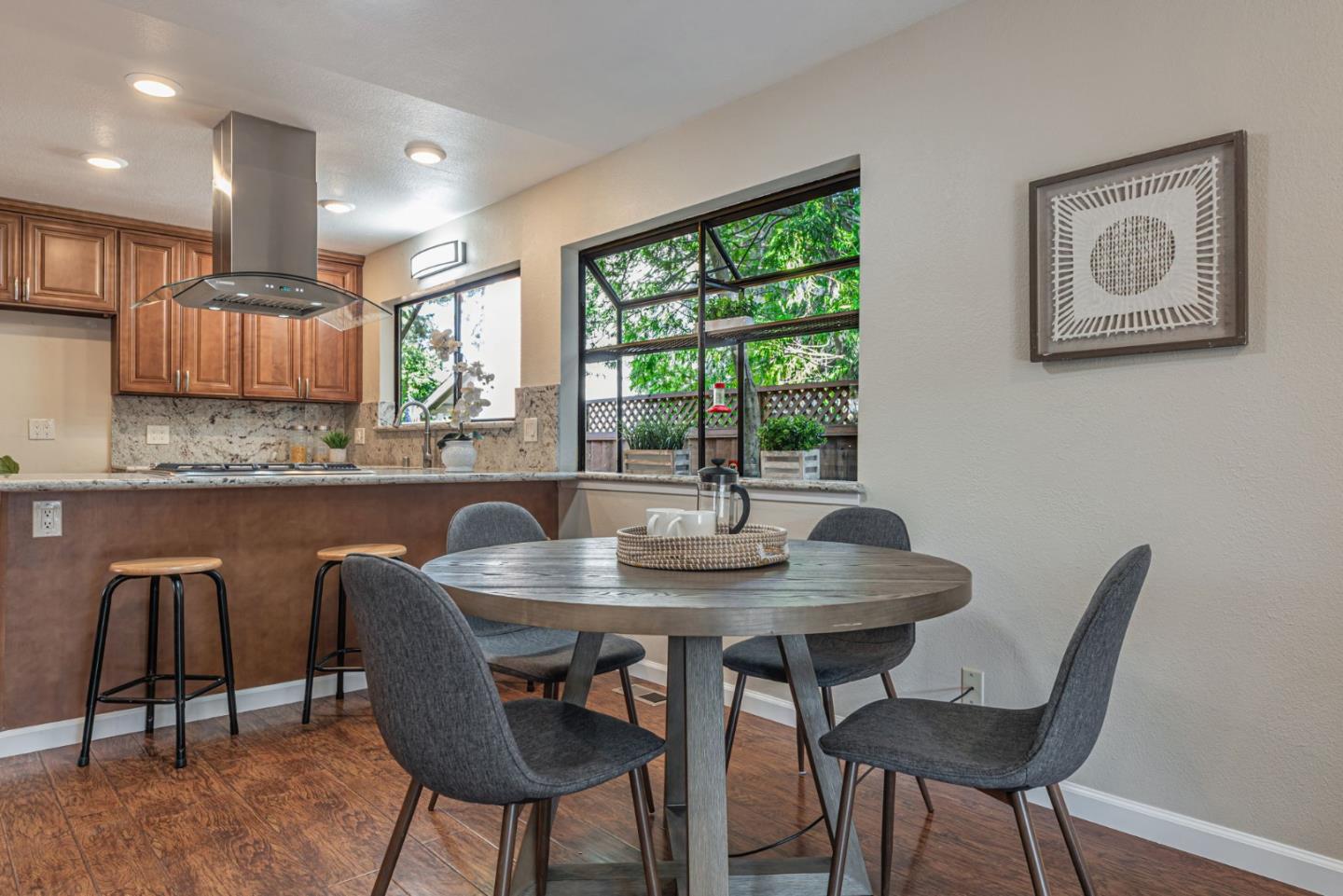 Detail Gallery Image 12 of 26 For 16904 Spencer Ave, Los Gatos,  CA 95032 - 4 Beds | 2/1 Baths