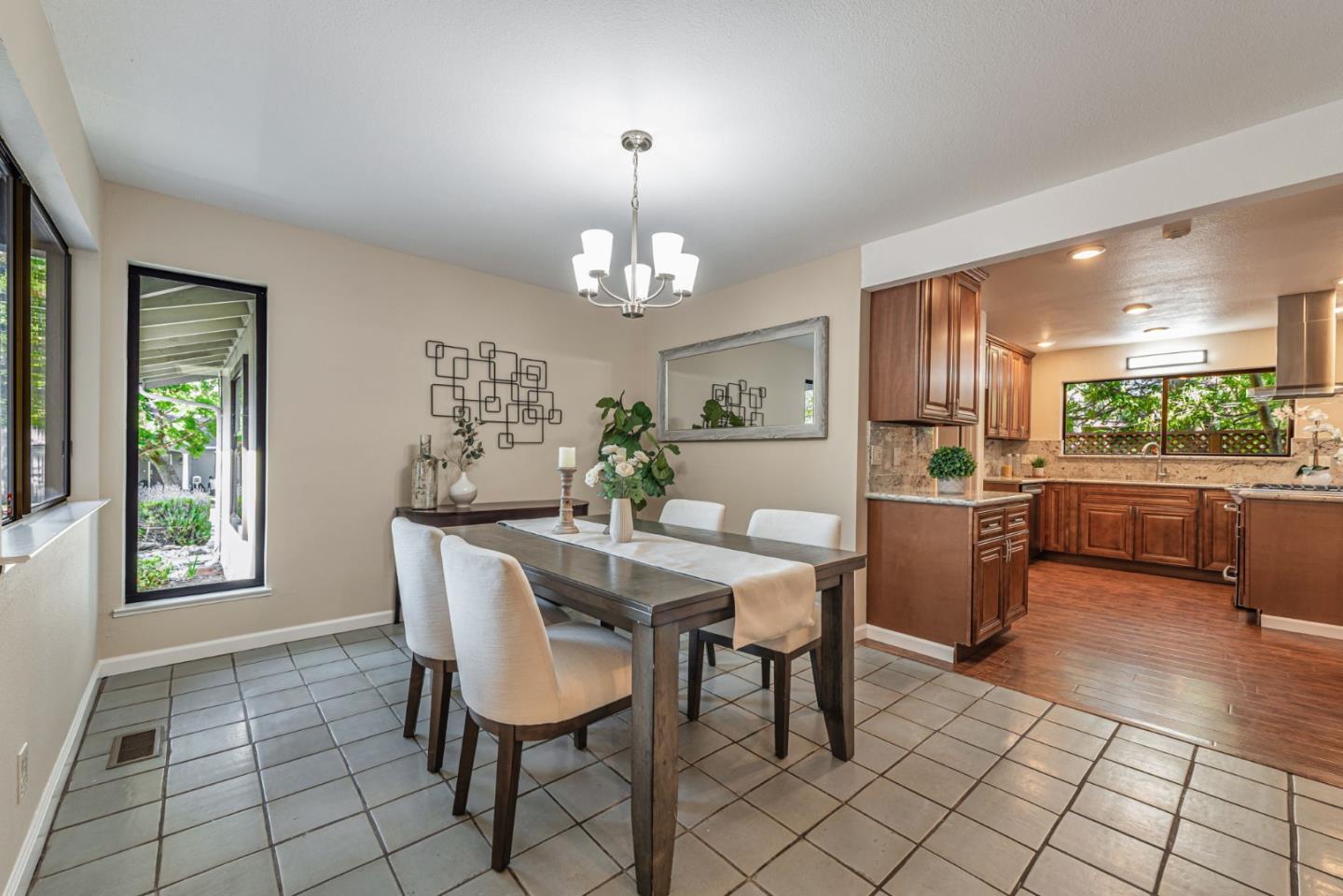 Detail Gallery Image 13 of 26 For 16904 Spencer Ave, Los Gatos,  CA 95032 - 4 Beds | 2/1 Baths