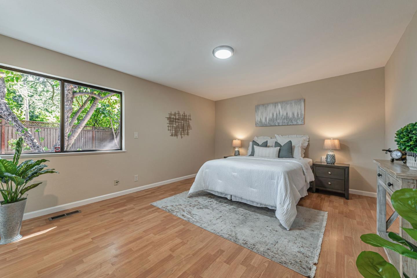 Detail Gallery Image 14 of 26 For 16904 Spencer Ave, Los Gatos,  CA 95032 - 4 Beds | 2/1 Baths