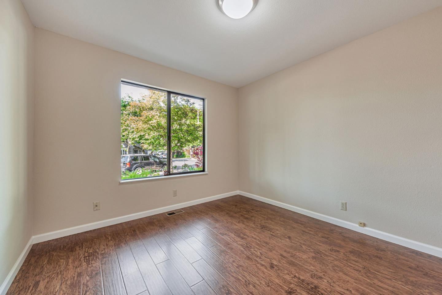 Detail Gallery Image 16 of 26 For 16904 Spencer Ave, Los Gatos,  CA 95032 - 4 Beds | 2/1 Baths
