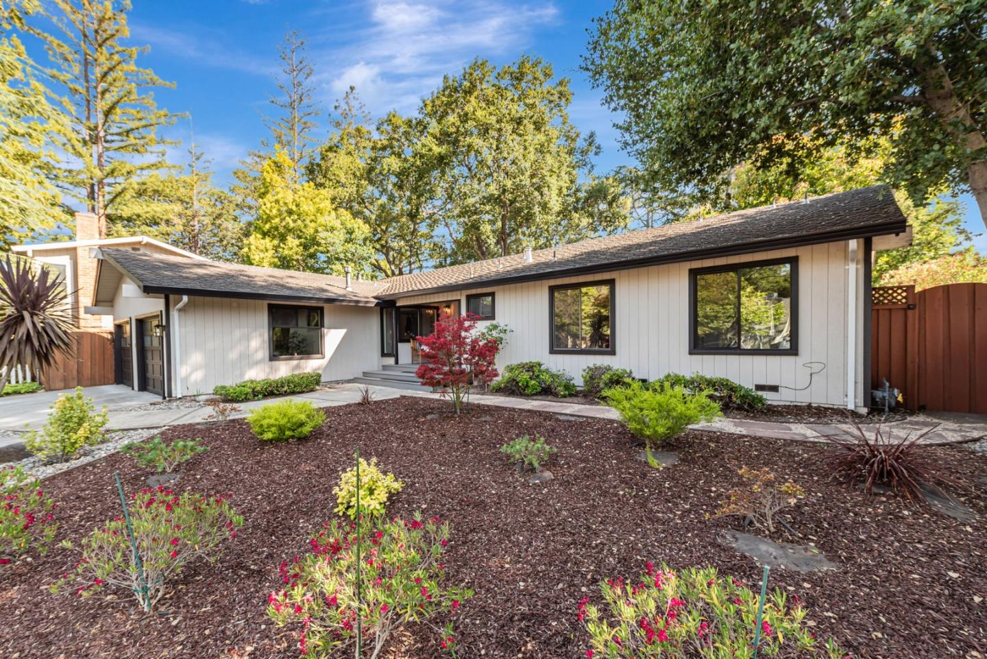 Detail Gallery Image 2 of 26 For 16904 Spencer Ave, Los Gatos,  CA 95032 - 4 Beds | 2/1 Baths