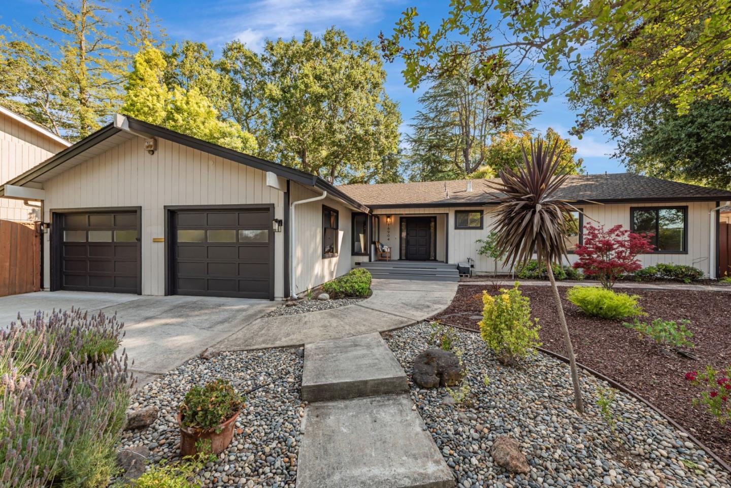 Detail Gallery Image 3 of 26 For 16904 Spencer Ave, Los Gatos,  CA 95032 - 4 Beds | 2/1 Baths