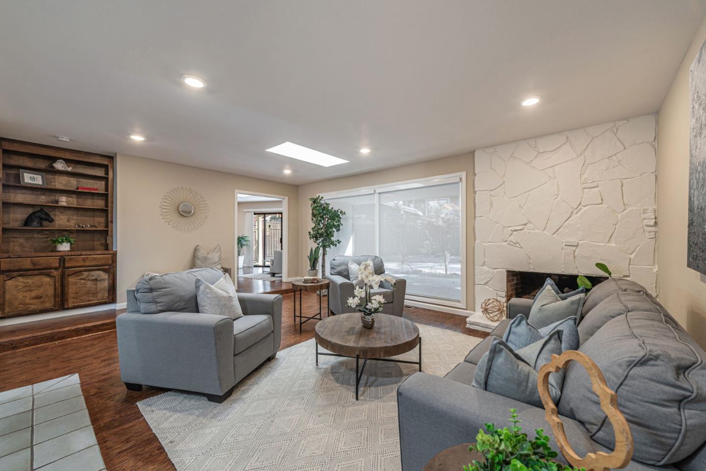 Detail Gallery Image 5 of 26 For 16904 Spencer Ave, Los Gatos,  CA 95032 - 4 Beds | 2/1 Baths