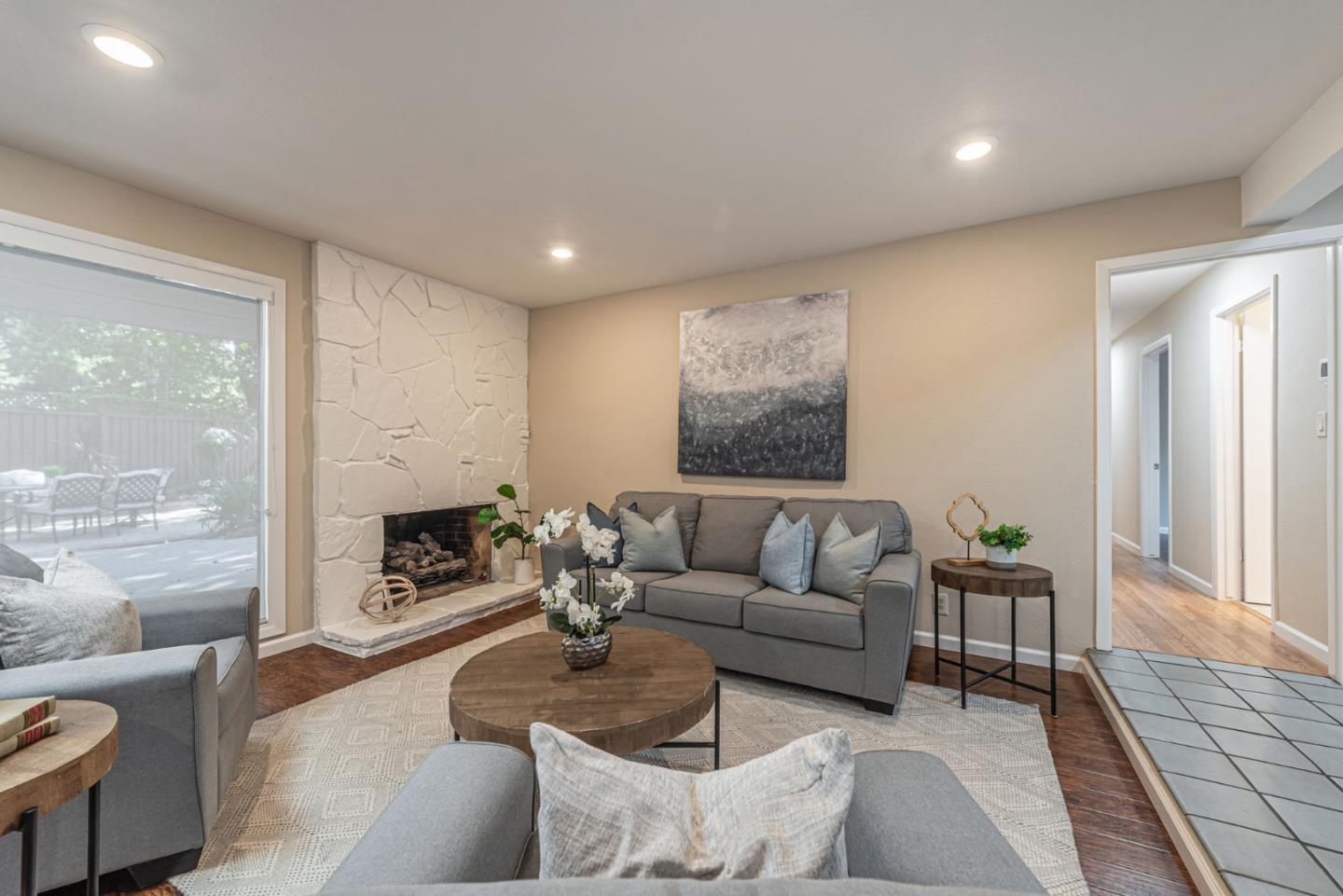 Detail Gallery Image 6 of 26 For 16904 Spencer Ave, Los Gatos,  CA 95032 - 4 Beds | 2/1 Baths
