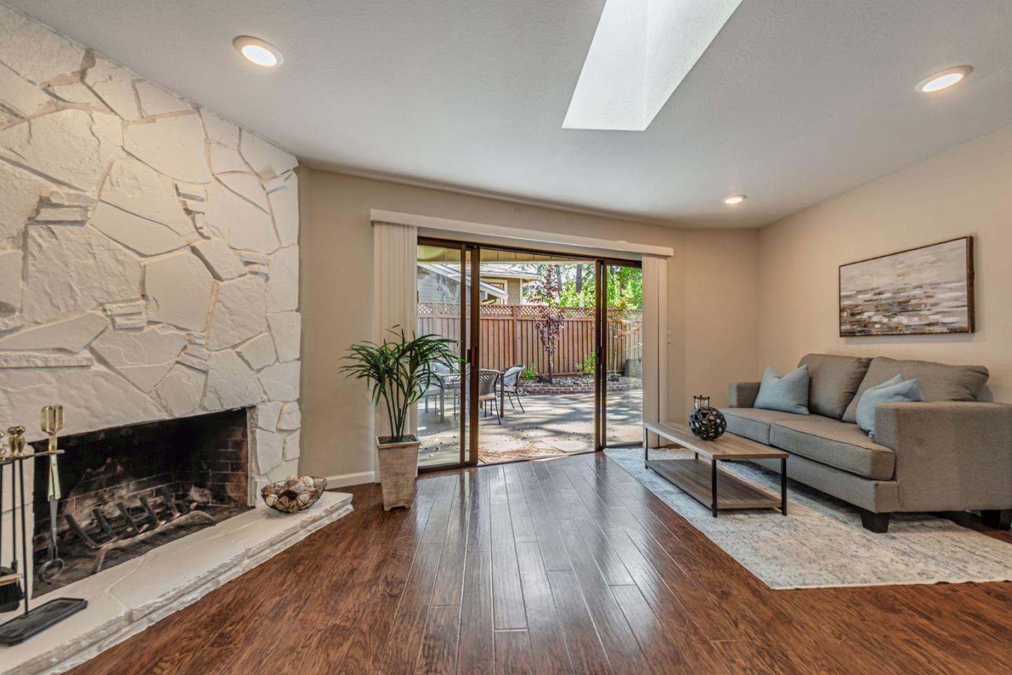Detail Gallery Image 7 of 26 For 16904 Spencer Ave, Los Gatos,  CA 95032 - 4 Beds | 2/1 Baths