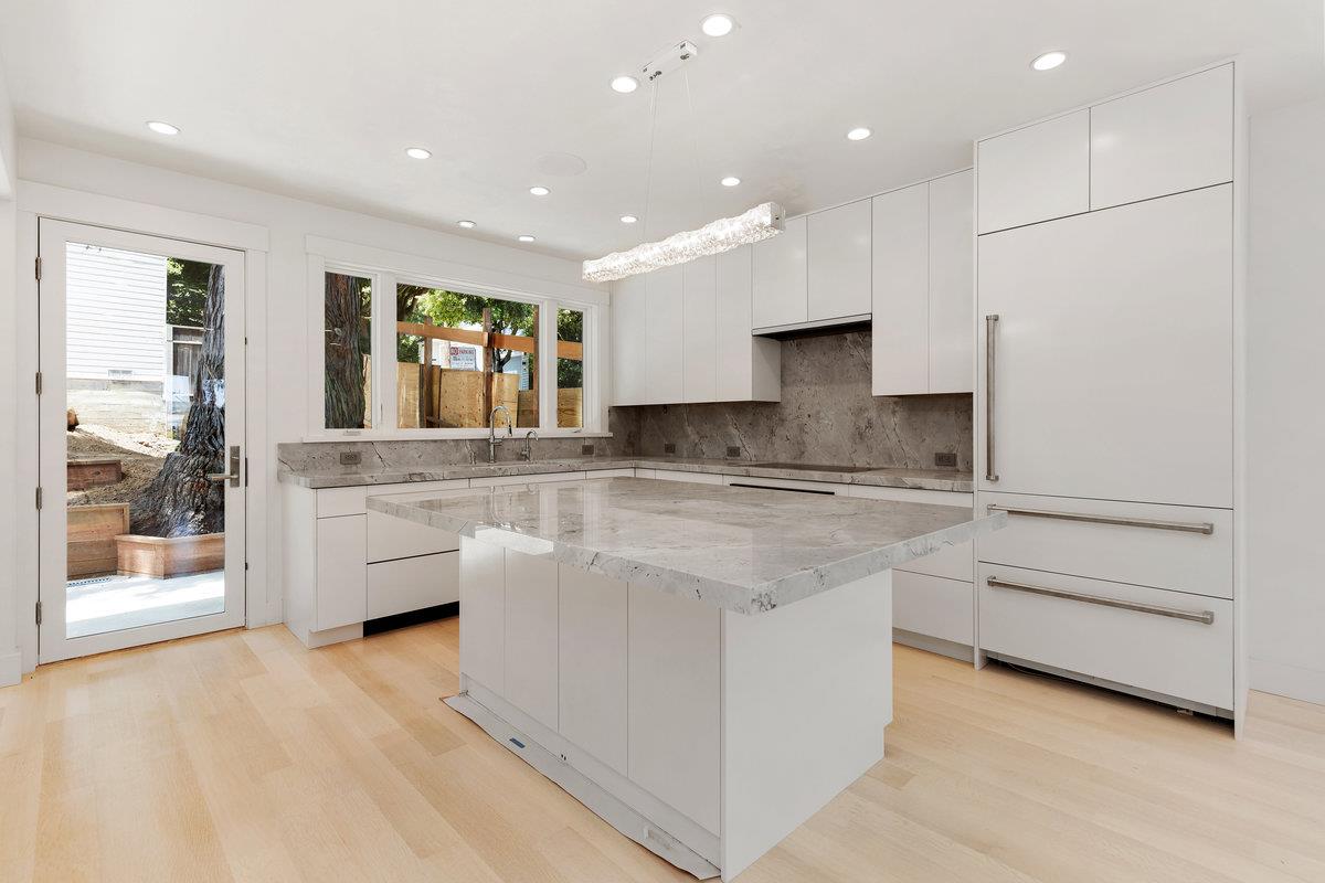 Detail Gallery Image 12 of 28 For 95 Nordhoff St, San Francisco,  CA 94131 - 4 Beds | 5 Baths