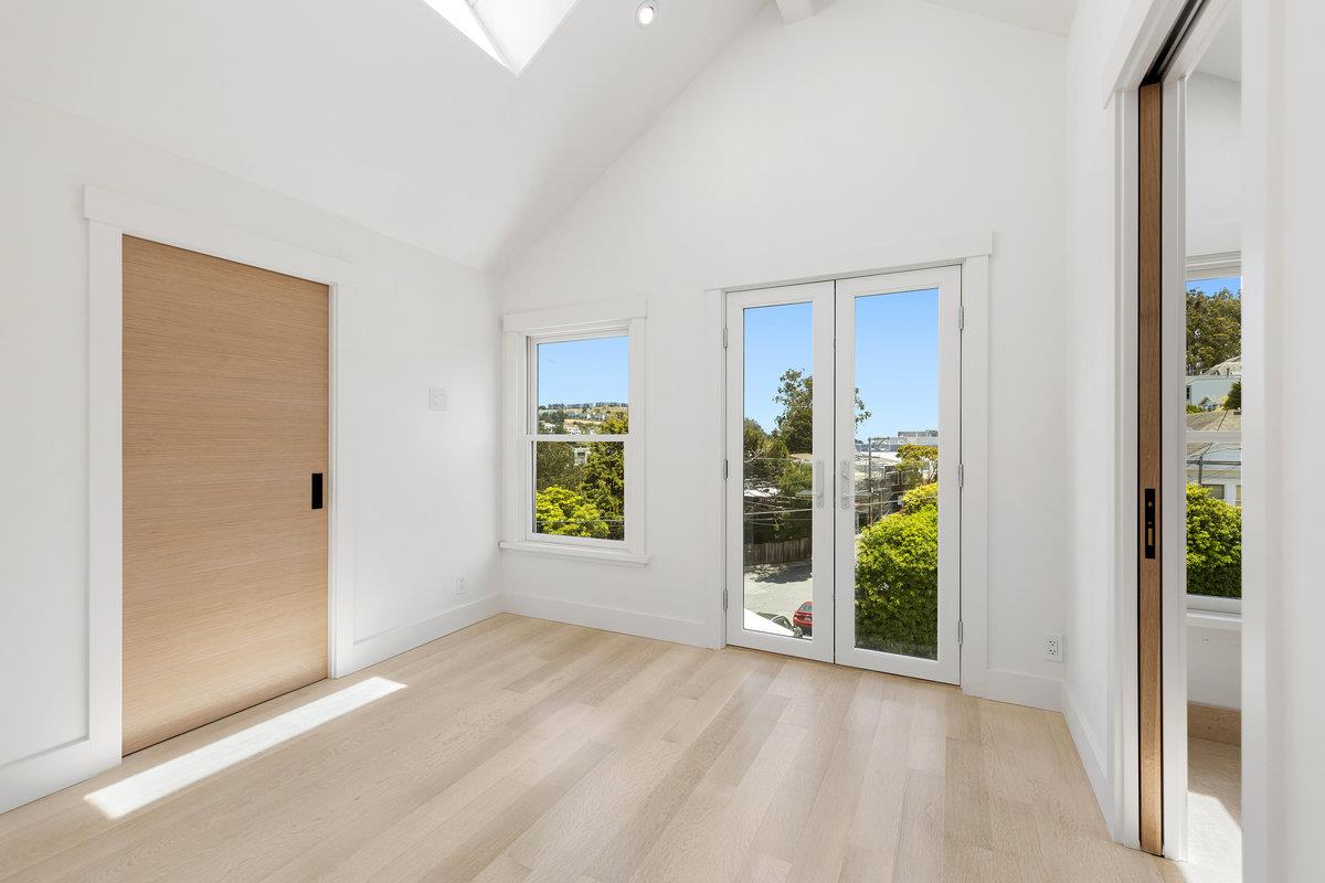 Detail Gallery Image 17 of 28 For 95 Nordhoff St, San Francisco,  CA 94131 - 4 Beds | 5 Baths