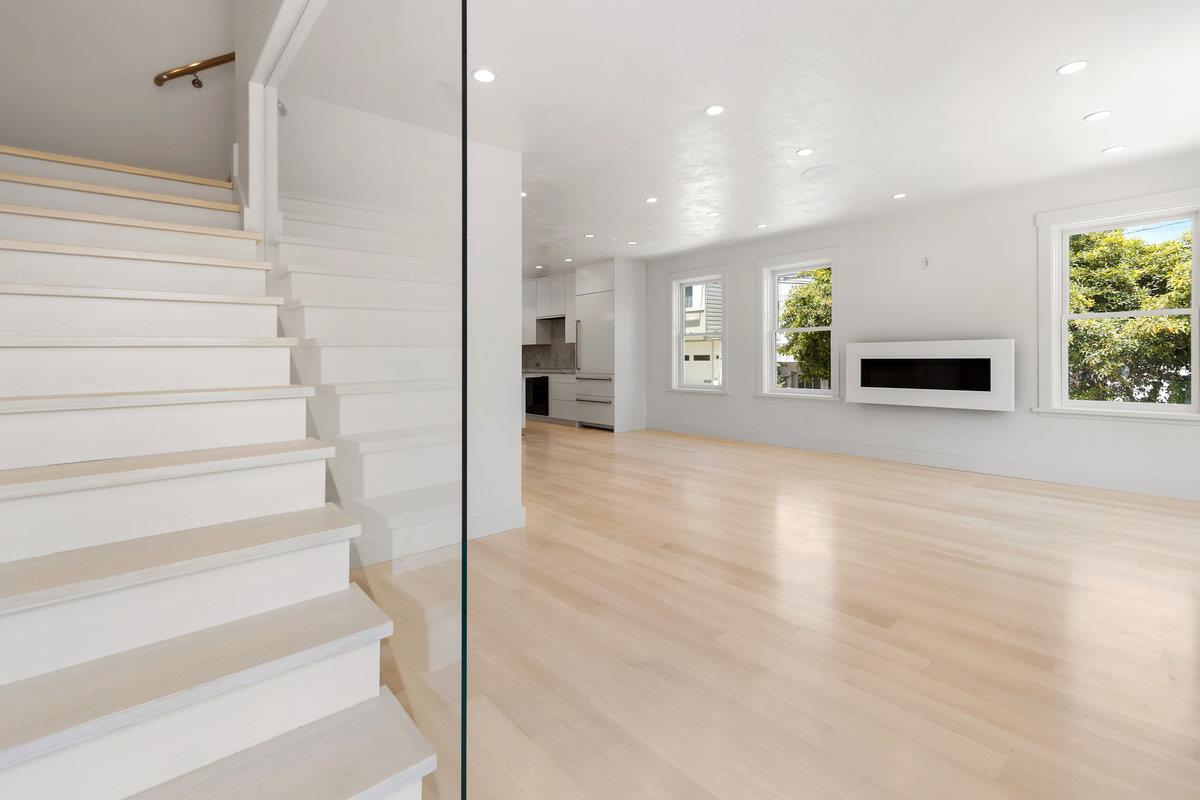Detail Gallery Image 3 of 28 For 95 Nordhoff St, San Francisco,  CA 94131 - 4 Beds | 5 Baths