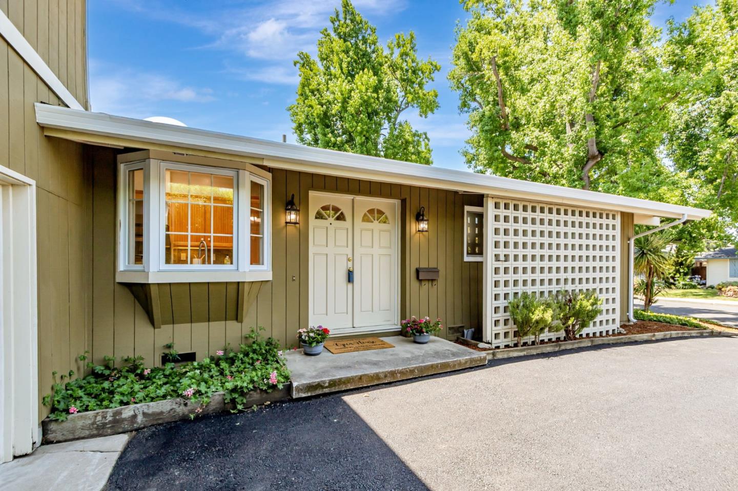 Detail Gallery Image 5 of 53 For 3846 Shasta Dr, Santa Clara,  CA 95051 - 4 Beds | 3 Baths