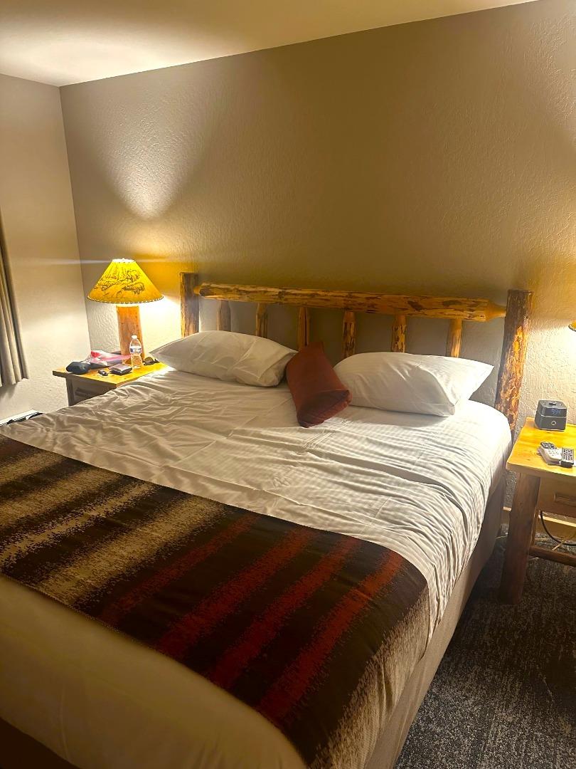 Detail Gallery Image 4 of 10 For 1 Red Wolf Lodge, Olympic Valley,  CA 96146 - 2 Beds | 1 Baths