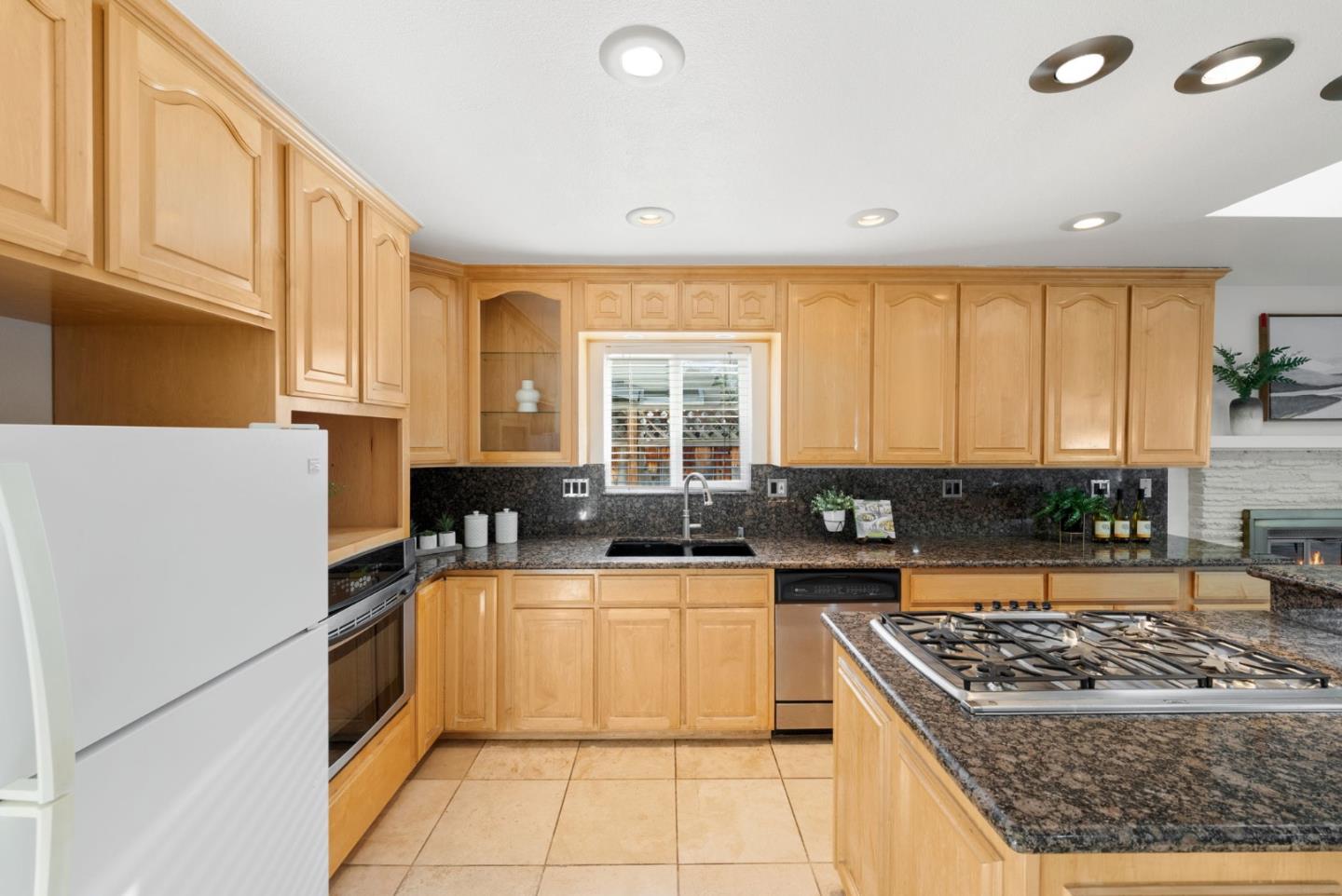 Detail Gallery Image 10 of 46 For 4555 Mccoy Ave, San Jose,  CA 95130 - 4 Beds | 2 Baths