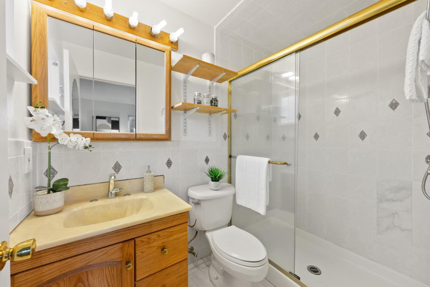 Detail Gallery Image 23 of 46 For 4555 Mccoy Ave, San Jose,  CA 95130 - 4 Beds | 2 Baths