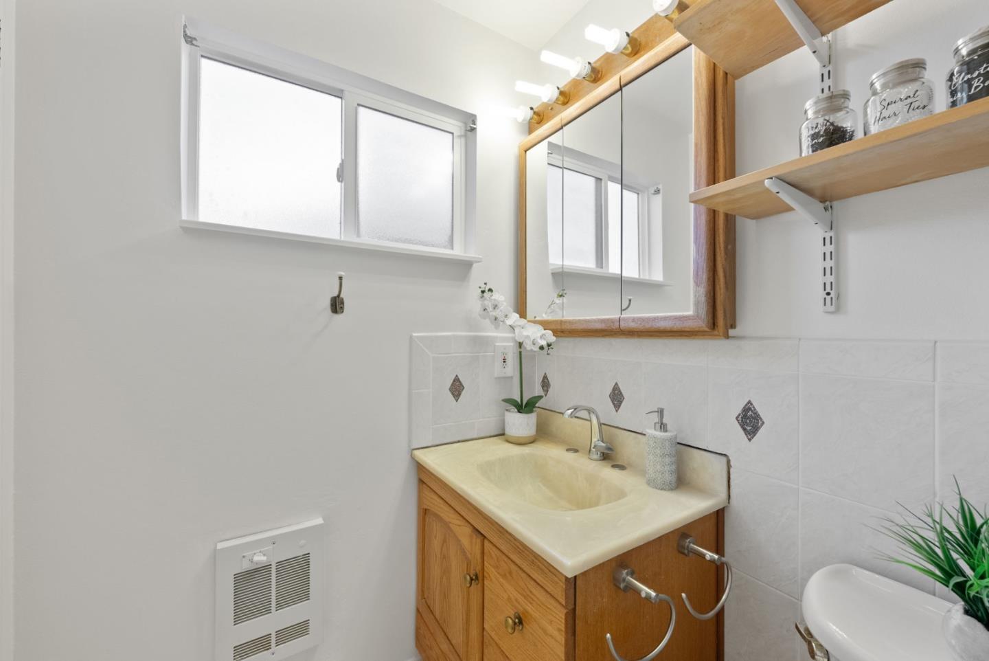 Detail Gallery Image 25 of 46 For 4555 Mccoy Ave, San Jose,  CA 95130 - 4 Beds | 2 Baths