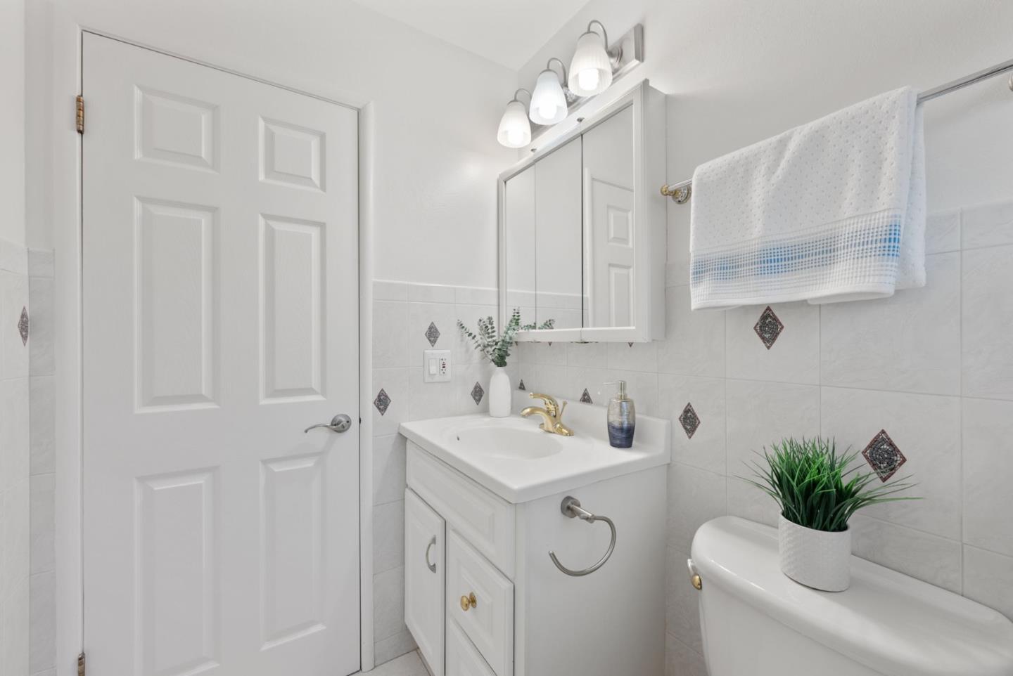 Detail Gallery Image 29 of 46 For 4555 Mccoy Ave, San Jose,  CA 95130 - 4 Beds | 2 Baths