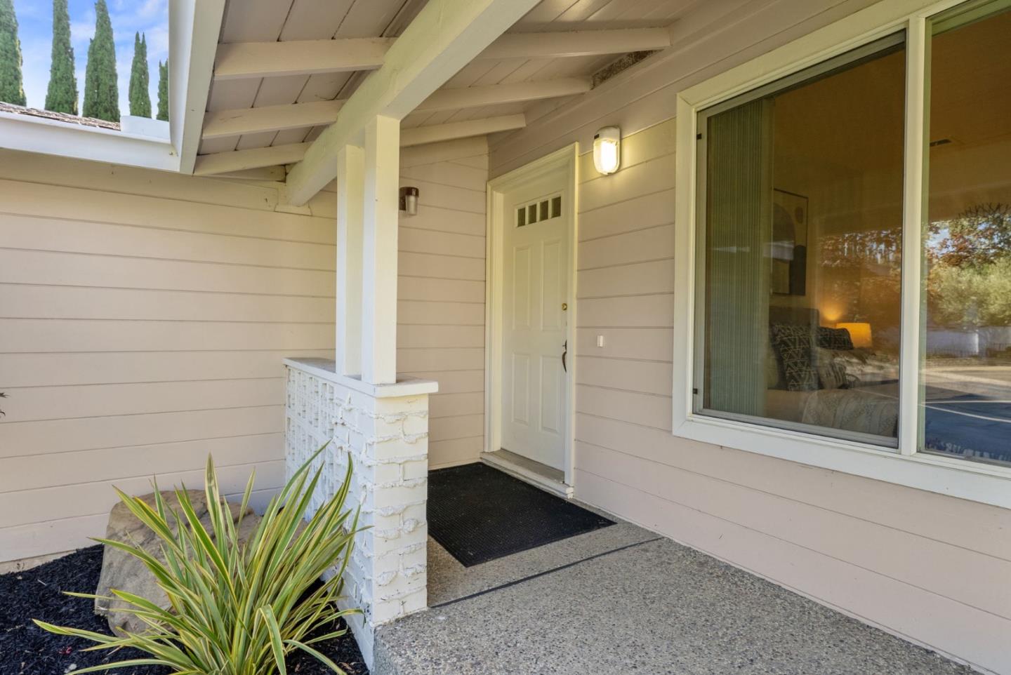 Detail Gallery Image 4 of 46 For 4555 Mccoy Ave, San Jose,  CA 95130 - 4 Beds | 2 Baths