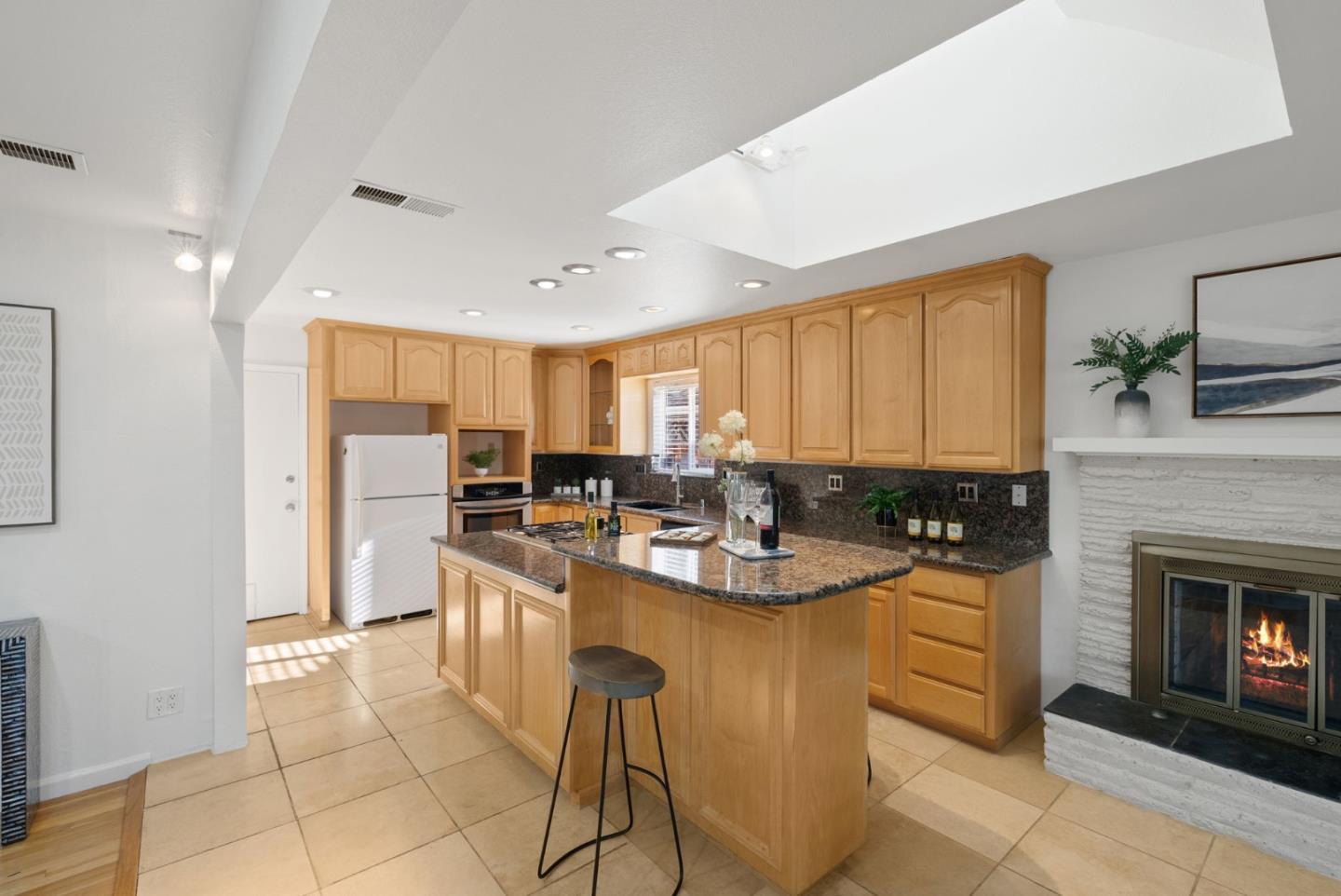 Detail Gallery Image 7 of 46 For 4555 Mccoy Ave, San Jose,  CA 95130 - 4 Beds | 2 Baths