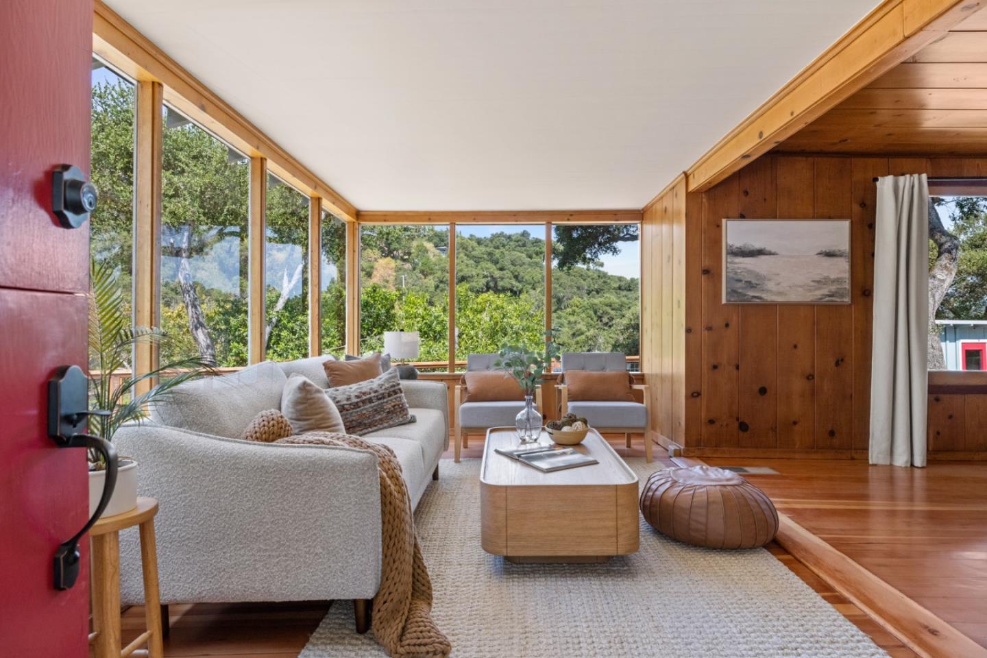 Detail Gallery Image 11 of 45 For 18 Upper Cir, Carmel Valley,  CA 93924 - 5 Beds | 2 Baths