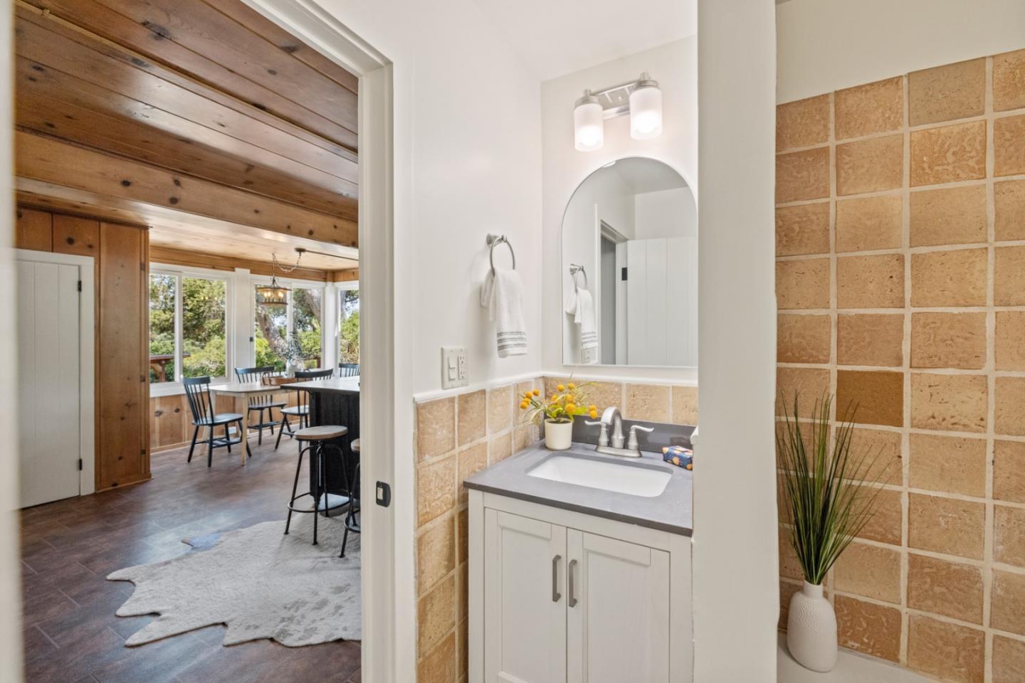 Detail Gallery Image 22 of 45 For 18 Upper Cir, Carmel Valley,  CA 93924 - 5 Beds | 2 Baths