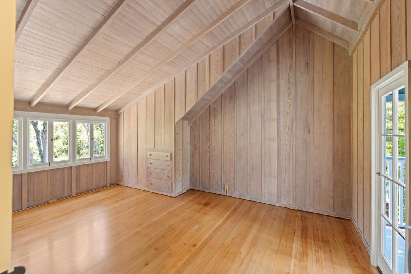 Detail Gallery Image 24 of 45 For 18 Upper Cir, Carmel Valley,  CA 93924 - 5 Beds | 2 Baths