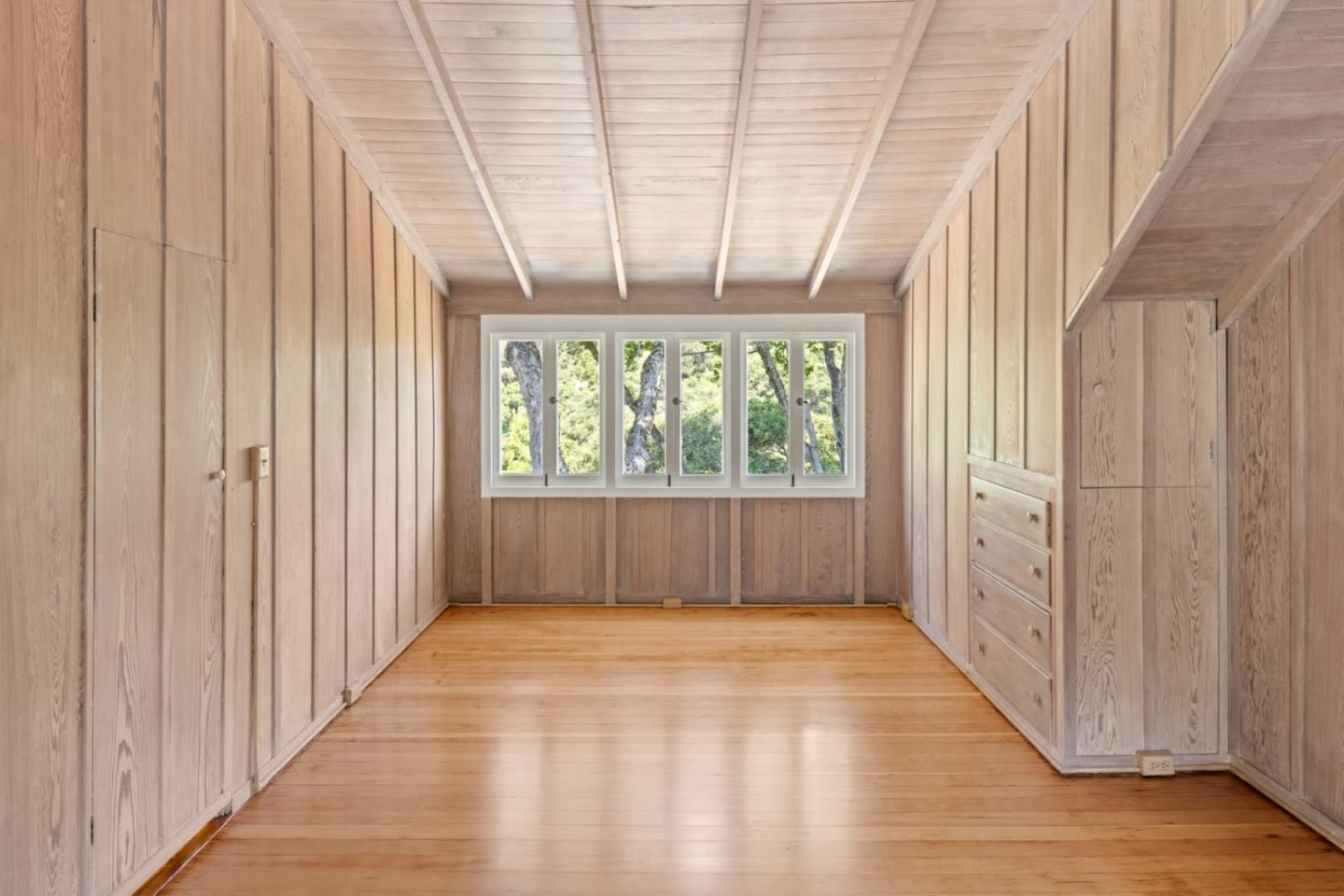 Detail Gallery Image 25 of 45 For 18 Upper Cir, Carmel Valley,  CA 93924 - 5 Beds | 2 Baths
